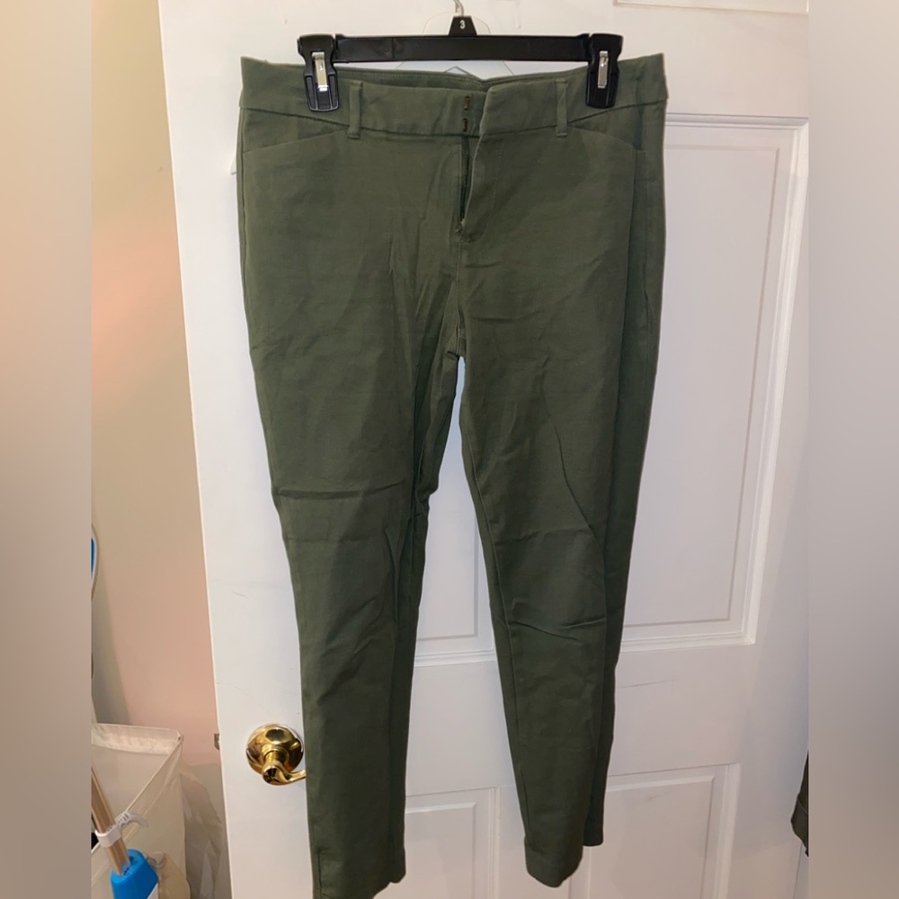 Old Navy Pixie Mid-Rise Pants Size 8 Green